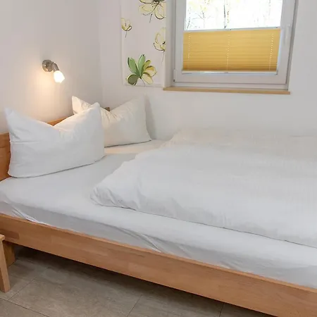 Holiday home Bungis Ferien Direkt Am Grimnitzsee, Seeseite 16
